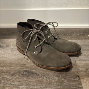 John Varvatos NYC Suede Chukka Boots Shoes Lace Up Gray Size 9.5M with Dust Bag